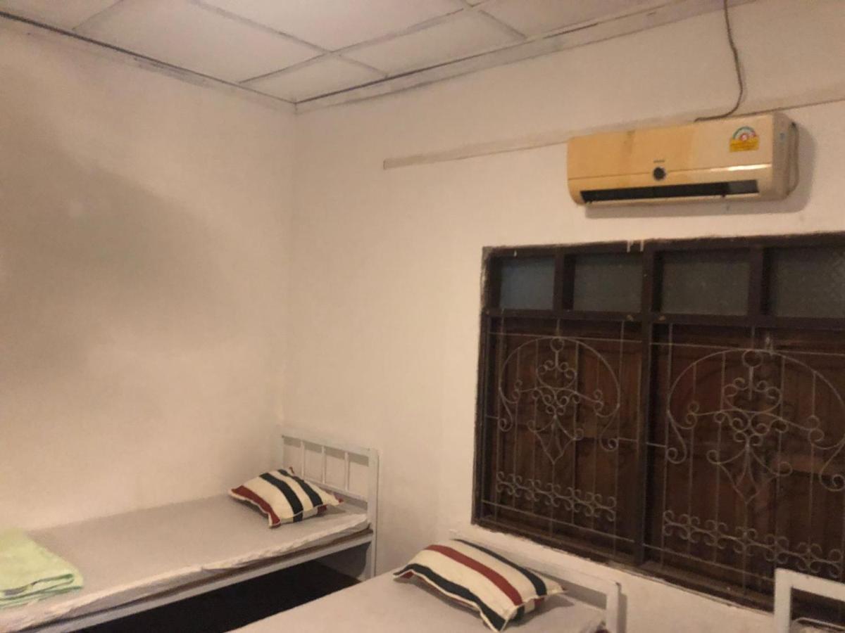Vernice Backpacker Hostel Vientiane Esterno foto