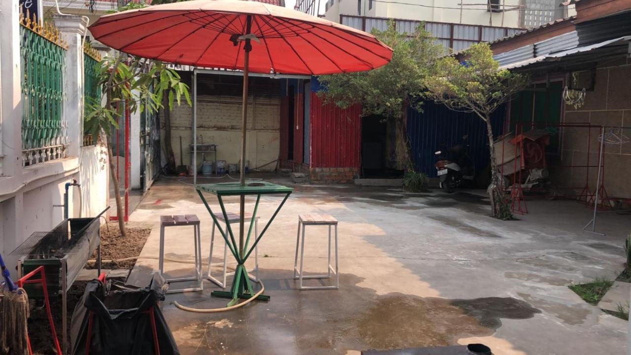Vernice Backpacker Hostel Vientiane Esterno foto
