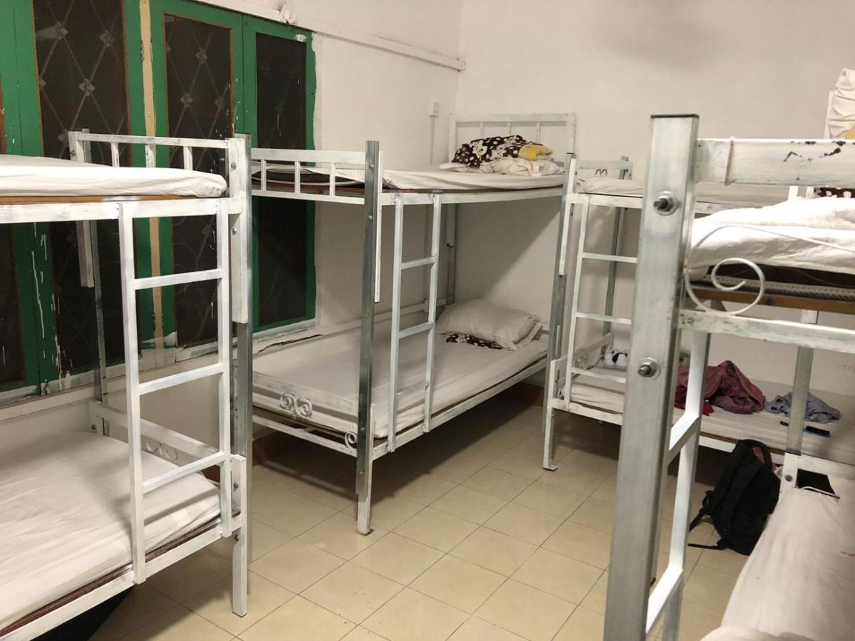 Vernice Backpacker Hostel Vientiane Esterno foto