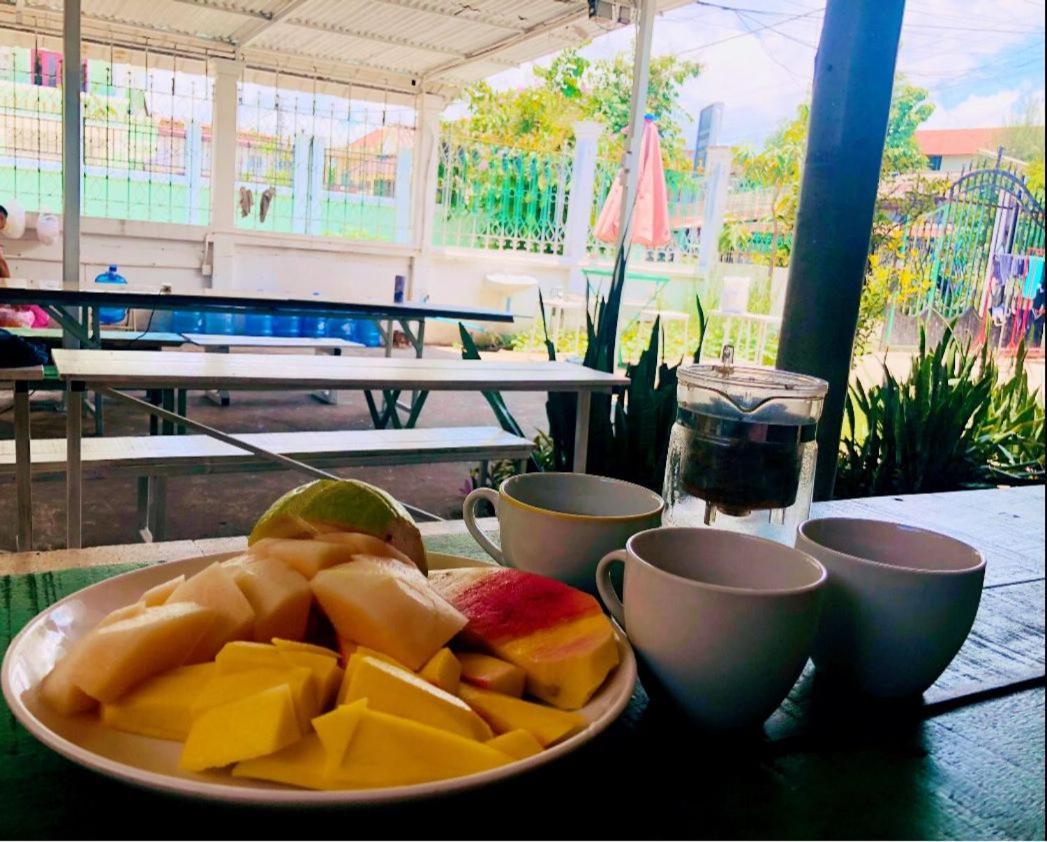 Vernice Backpacker Hostel Vientiane Esterno foto